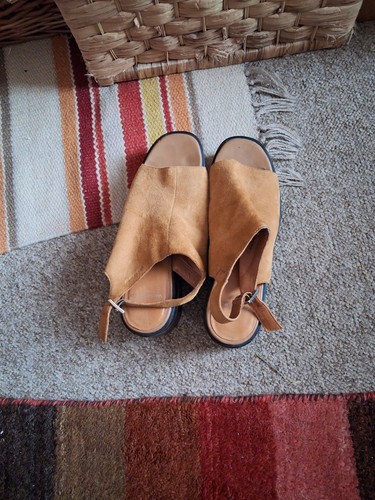 Vagabond peep toe shoe - peep, shoe,
